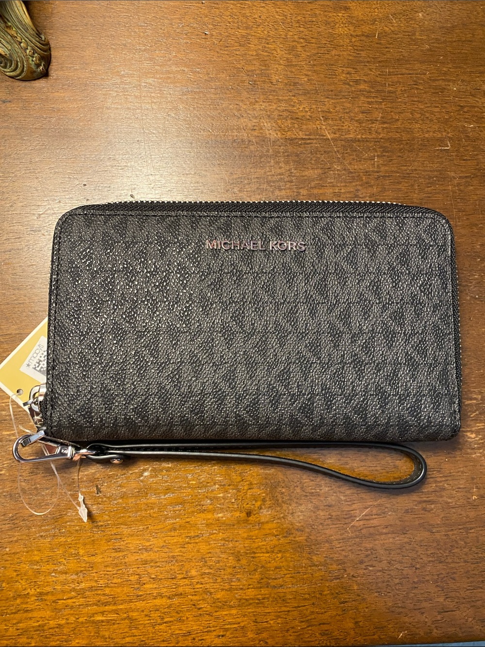 Michael Kors Black Jet Set Zip Wallet with Silver Hardware - Picture 2 of 9